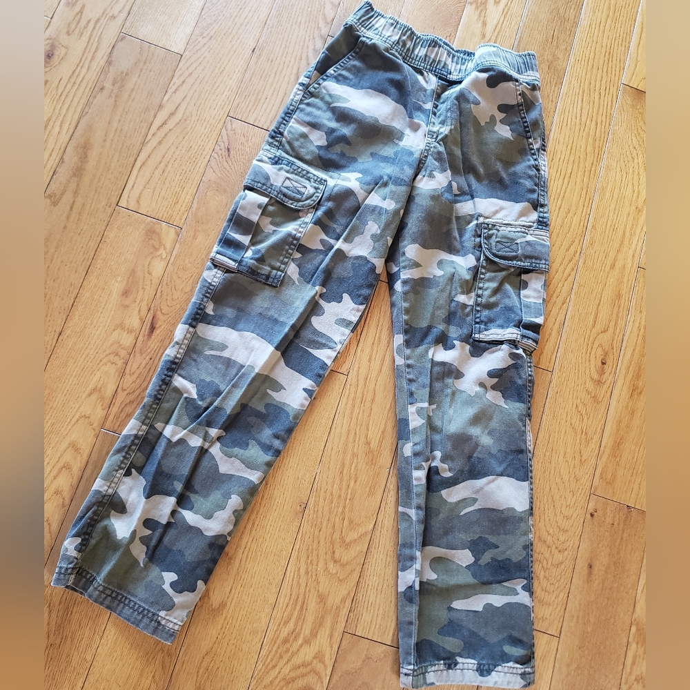 Boy Camouflage Cargo pants Sz. 8